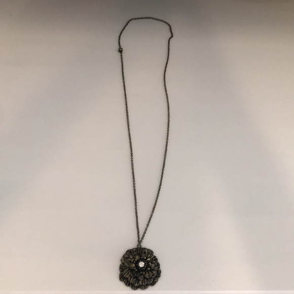 Flower necklace - Picture 2 of 5